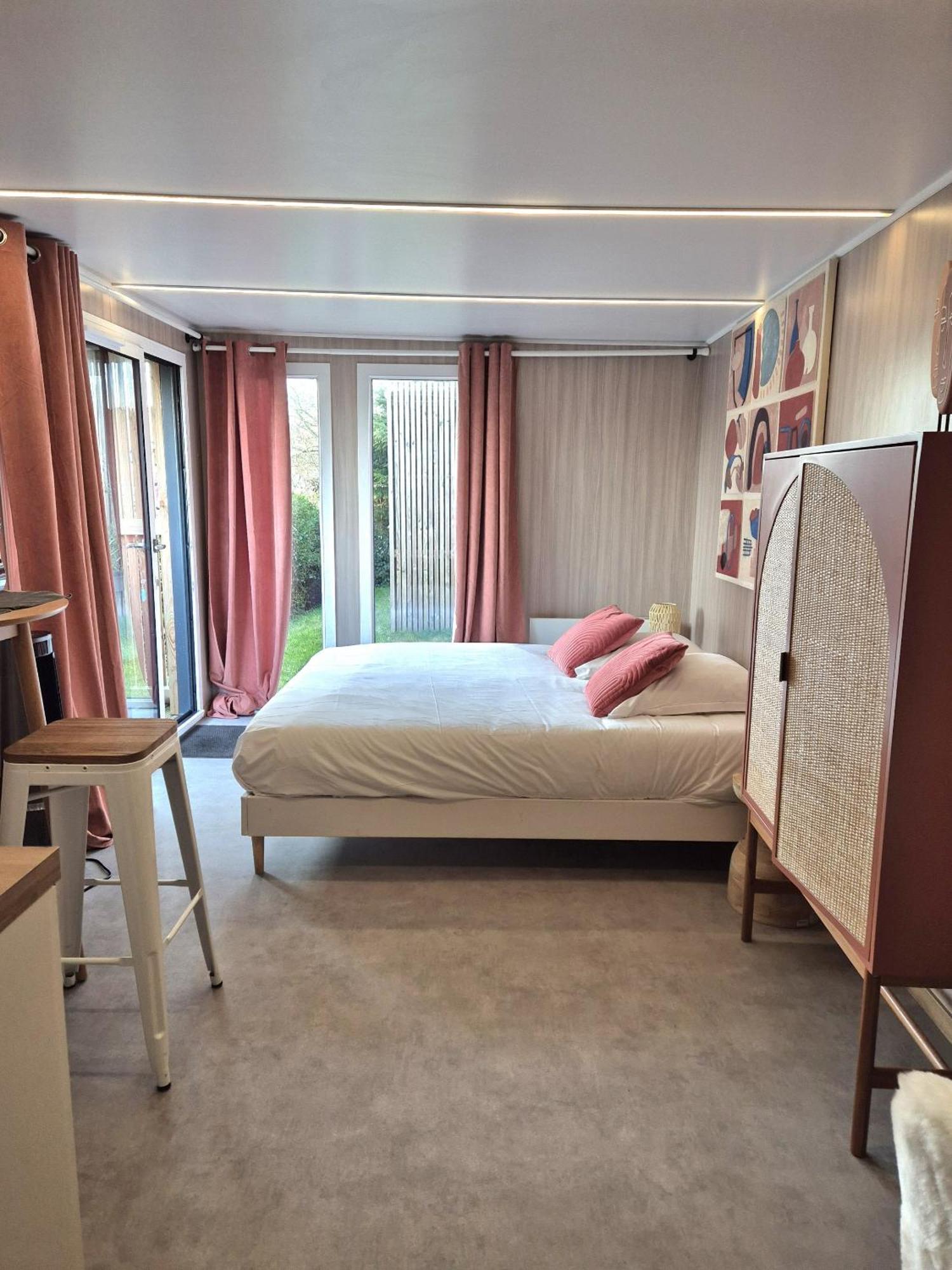 Hotel Des Argousiers อ็องเบลอเติซ ภายนอก รูปภาพ